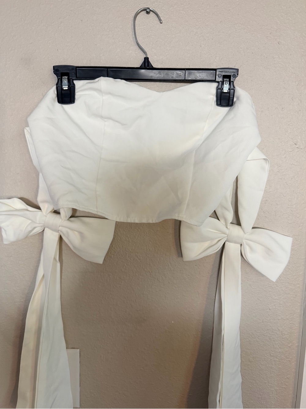 White Bow-Tie Strapless Crop Top With Bow Sleeves